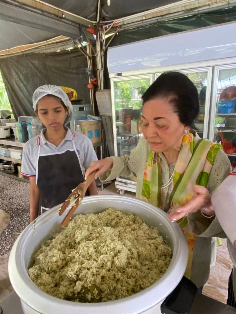 Learning to cook with Moringa