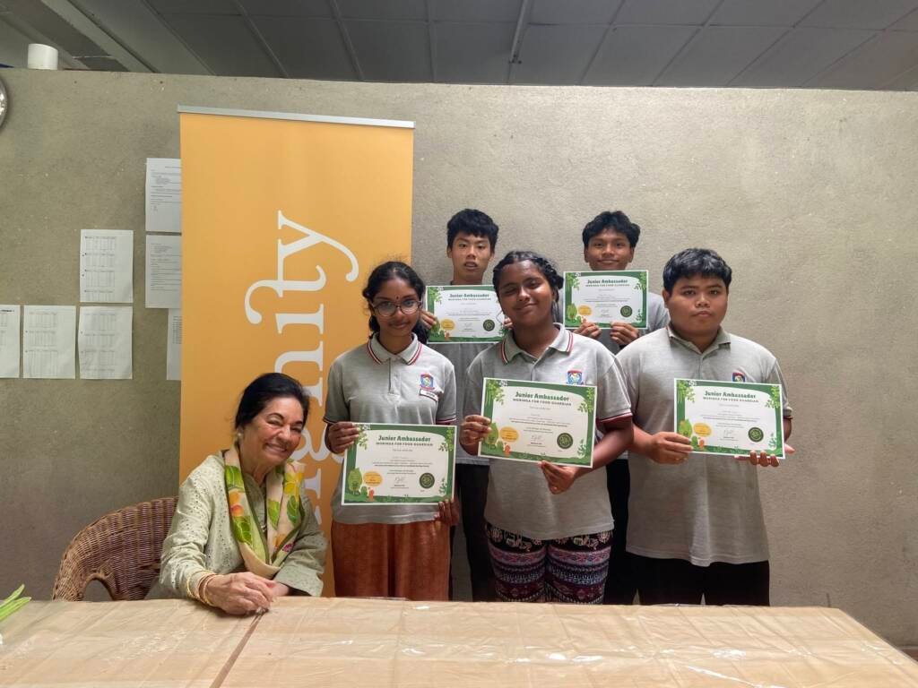 New Moringa Guardians with their certificates